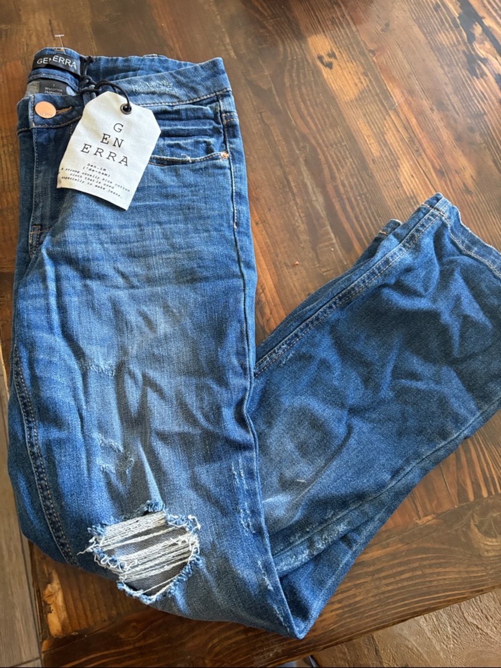 GENERRA Distressed Medium Blue Women's Jeans